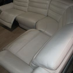 SECTIONAL GENUINE LEATHER RECLINER ELECTRIC WHITE COLOR.. DELIVERY SERVICE AVAILABLE 🚚💥🚚✅