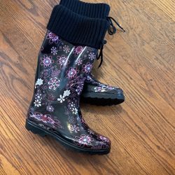 Rain Boots Size 8