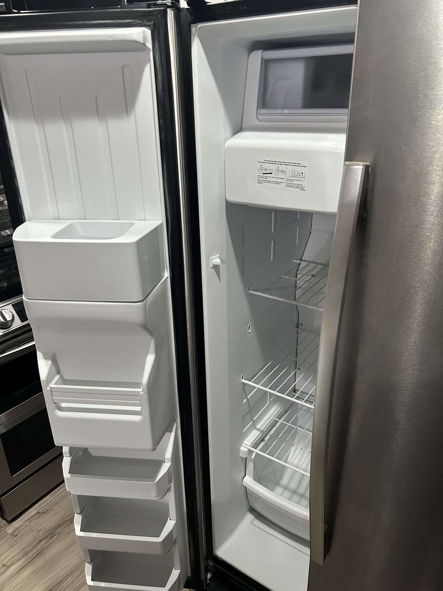 AMANA refrigerator 