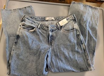✨ HOLLISTER LOW-RISE BAGGY JEANS ✨
Brand new with tags 💙
