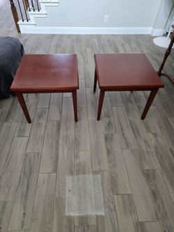 2 Cofee tables
