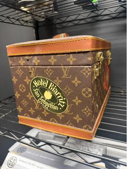 Vintage LOUIS VUITTON Monogram Travel Case