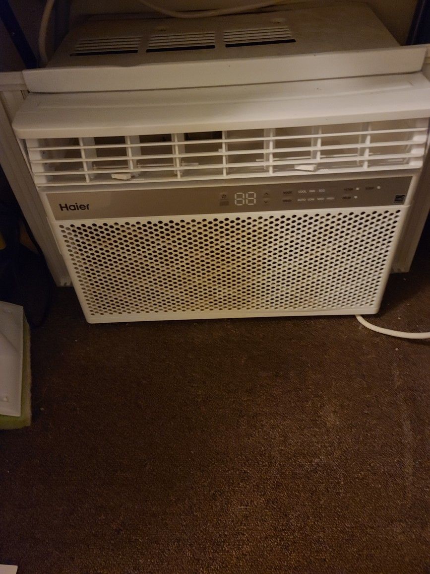 8,000 BTU Air Conditioner. Used For One Summer. Comes with Manual and Remote.
