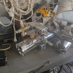 Front And Back Hydraulic Pumps 