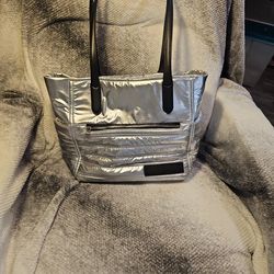 STEVE MADDEN PUFFY QUILTED SILVER HANDBAG~LARGE