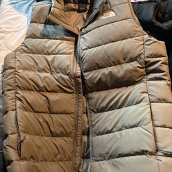 Men’s North face Vest Size Medium 