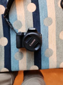 Canon Sl2 With 18-55 Lense And Charger