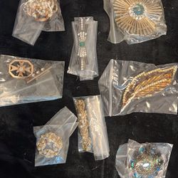 VINTAGE (8) BROOCHES $50