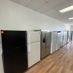 Like new GE top freezer