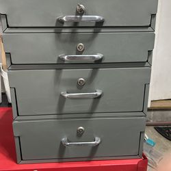 Set of Drawers