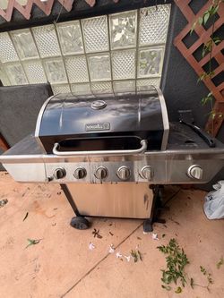 BBQ Grill with Stove