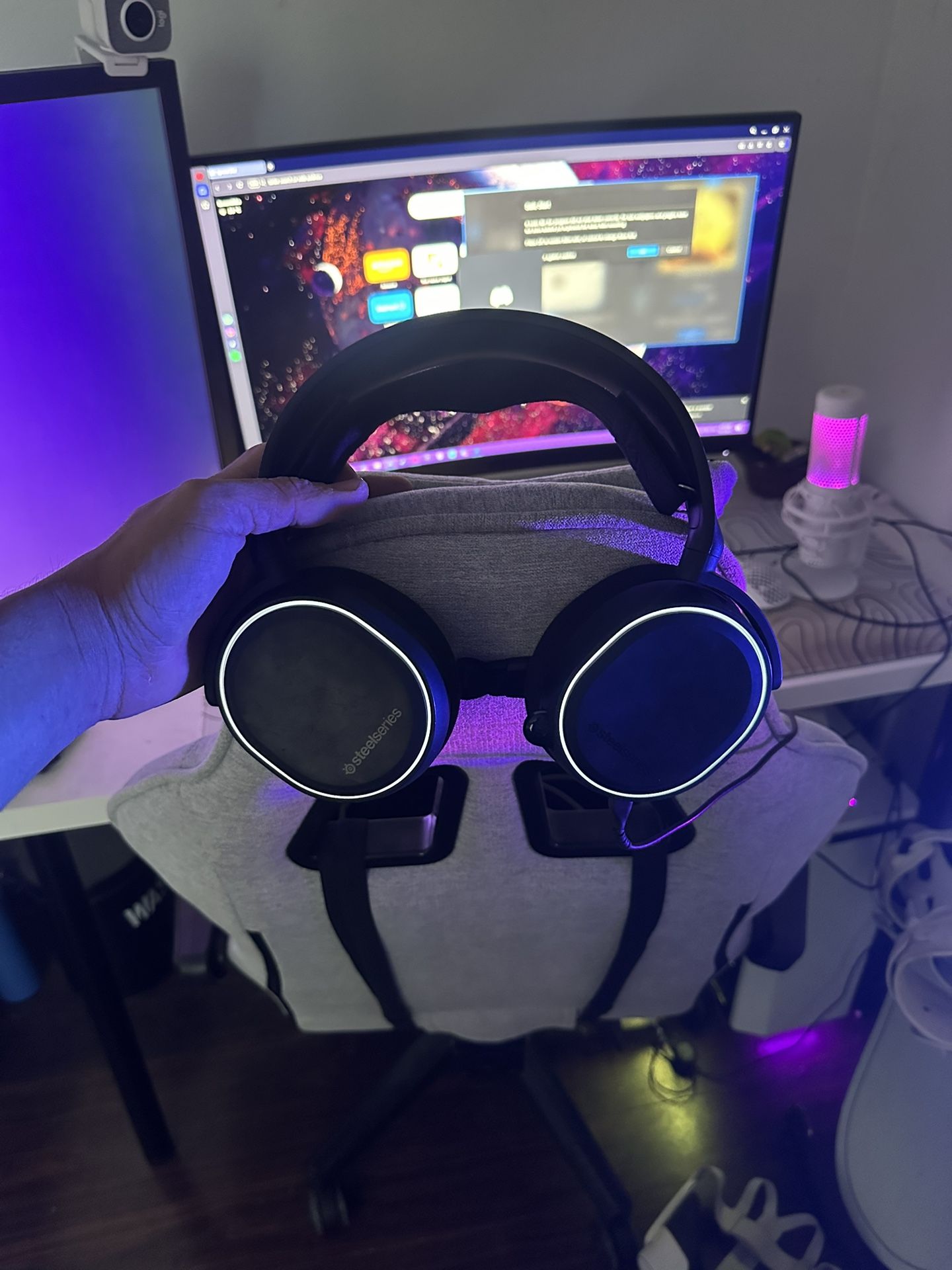 Pc , Headset, Mouse, Keyboard, Monitors