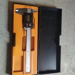 Max Cal digital caliper tool