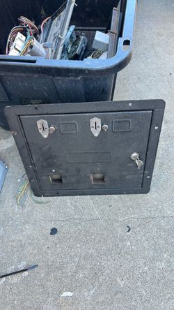 Arcade pinball ? Coin door