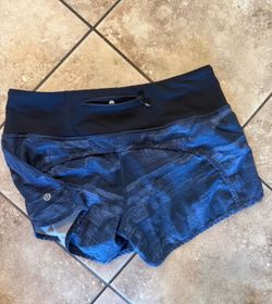 Lululemon shorts size 6