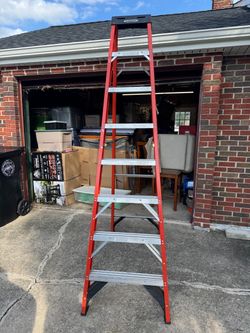 Werner 8 foot step ladder (300 pound rating)
