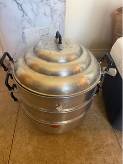 Large steamer pot.