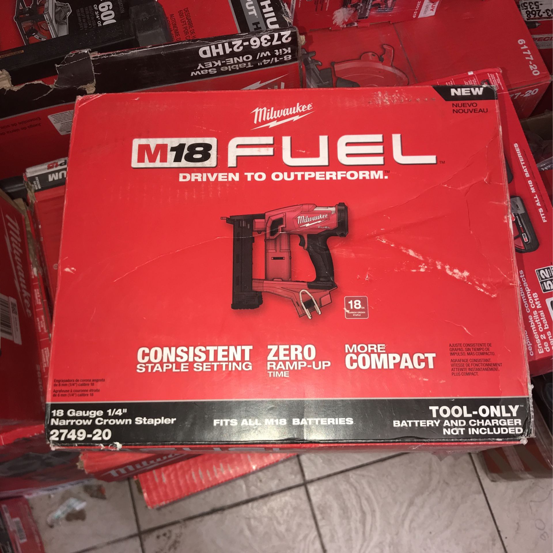 Milwaukee M18 FUEL 18-Volt Lithium-Ion Brushless Cordless 18-Gauge 1/4 in. Narrow  Crown Stapler (Tool-Only) for Sale in Garden Grove, CA OfferUp