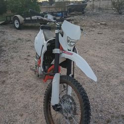 2021 white dirtbike kayo 250