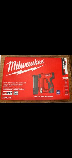 Milwaukee
M12 12-Volt 23-Gauge Lithium-Ion Cordless Pin Nailer Kit with 1.5 Ah Battery, Charger and Tool Bag