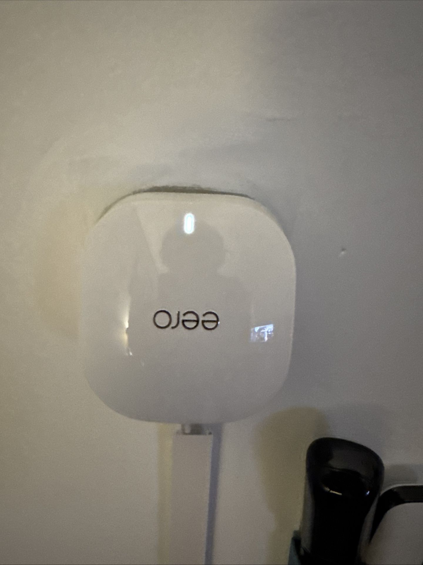 Eero 6 Mesh WiFi System (1 Router And 1 Extender)