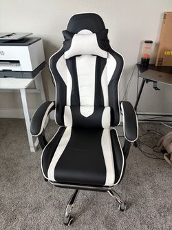 Black and White Racing Style Gaming Chair