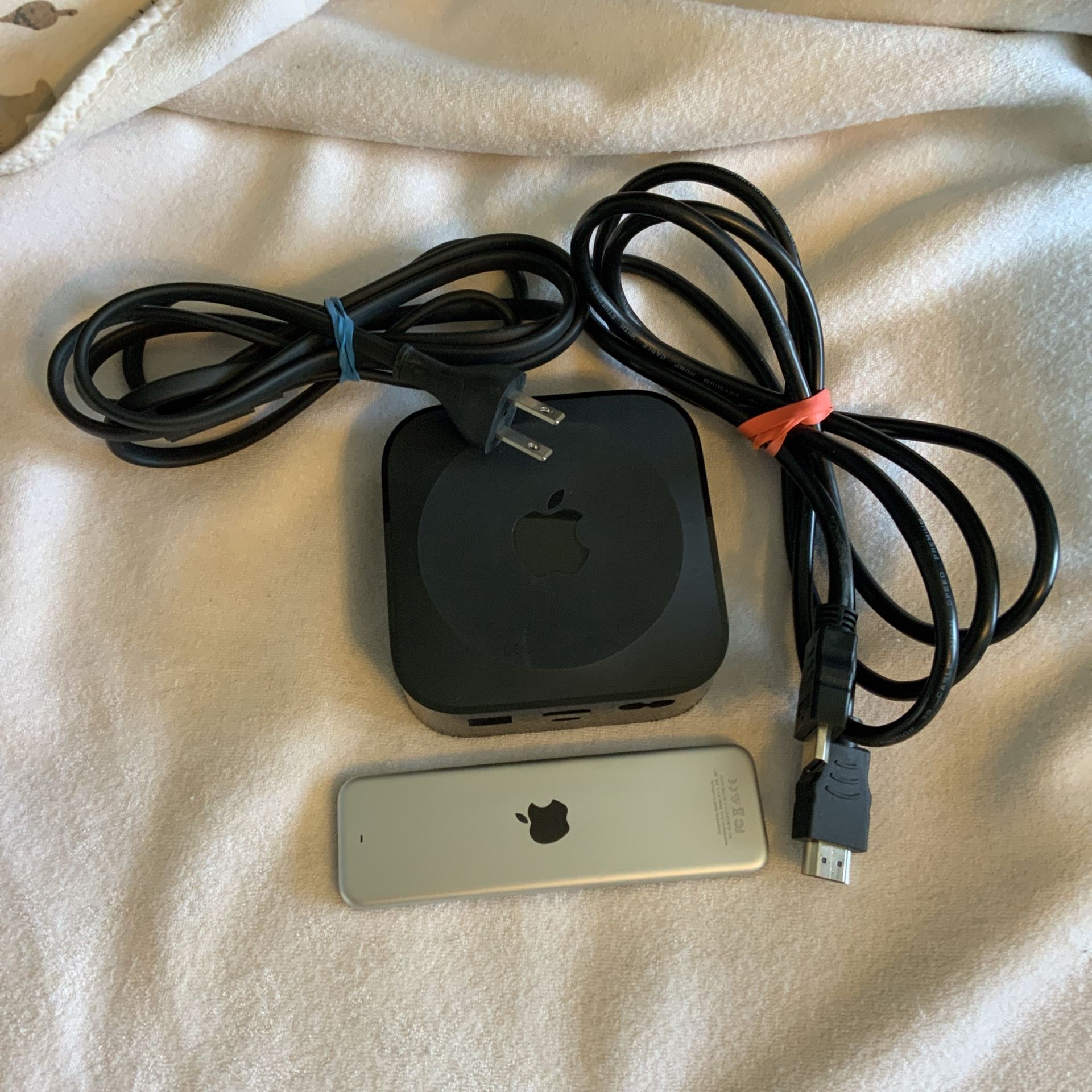 Apple TV 4th Generation Like New A6125