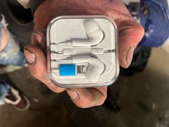 Apple EarPods with Lightning Connector