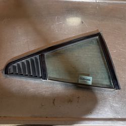 Ferrari 308 Passenger Side Rear Quarter Panel Glass Window With Grill