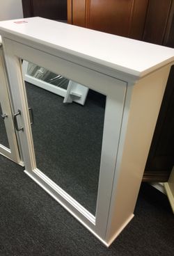 Medicine cabinet with mirror