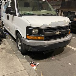 2008 Chevy Express 1500 Extended
