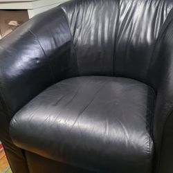 2 Leather Chairs for Living Room