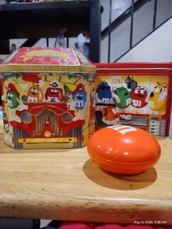 Tim M&M Containers