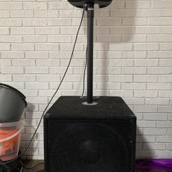 18 Inch Bass And 12 Inch Subwoofer No Delivery 6 Months Old 500 Dollars 