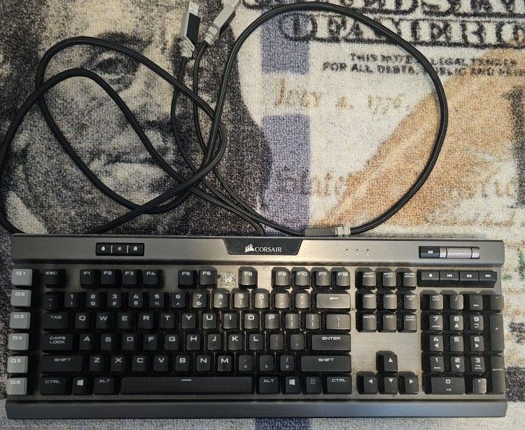 Corsair K95 RGB Platinum XT Keyboard Cherry Keys