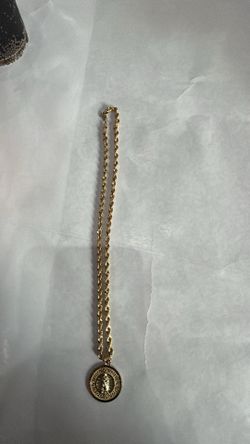 Virgin mary pendant