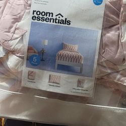 Twin Comforter And Sheet Set