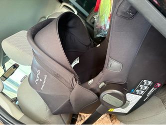 Nuna pipa carseat like new