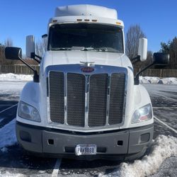 2017 peterbilt 579-model