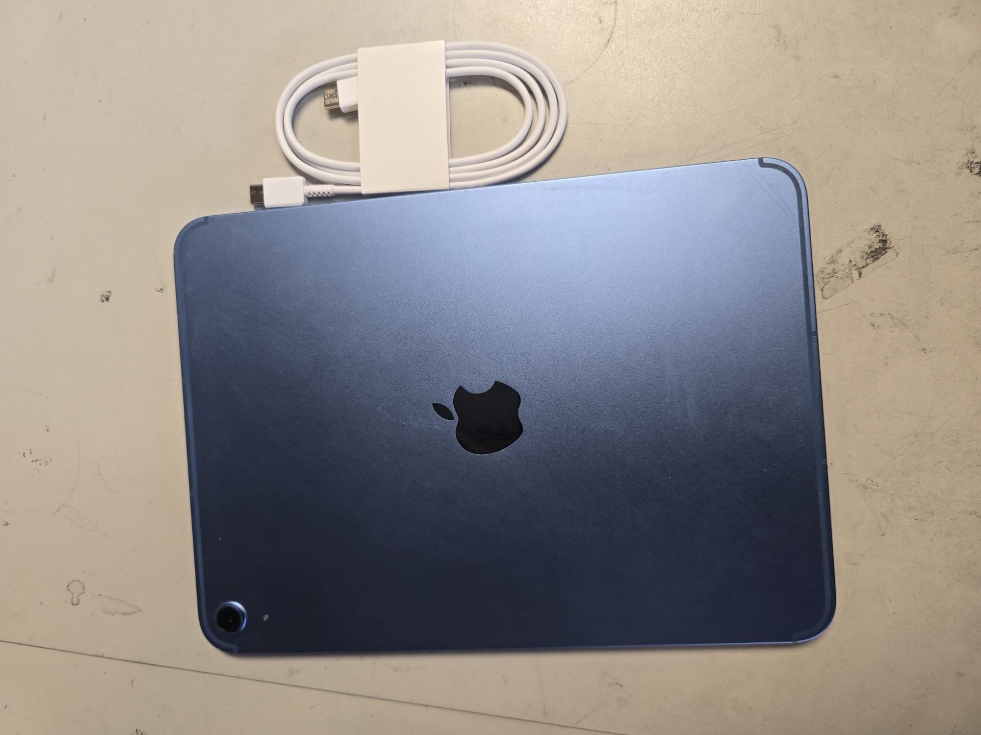 Ipad lastest model 11 th generation 256 gb wifi&cellular 100% battery life factory unlocked for all carriers including metropcs lycamobile simple mobi