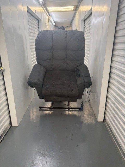 Large Recliner Lift Chair $200