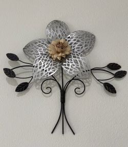 Stratton metal flower wall art