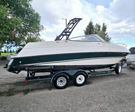 1995 Fourwinns 245 Sundowner