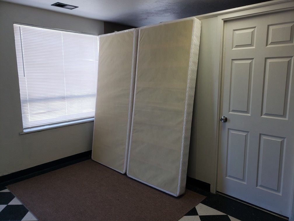 California King size boxsprings - can DELIVER almost anywhere for $20 extra - gently used and in very good condition π