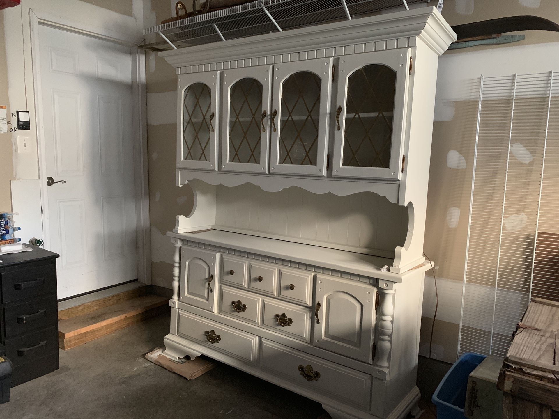 Gorgeous White Hutch/Cabinet