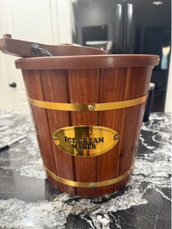 Old Fashioned Ice Cream Maker