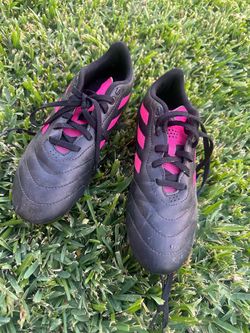 Soccer cleats