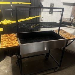 ASADOR CON PARRILLA AJUSTABLE/GRILL