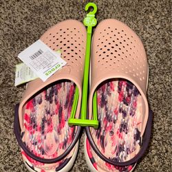 BNWT Super Comfortable Crocs!!