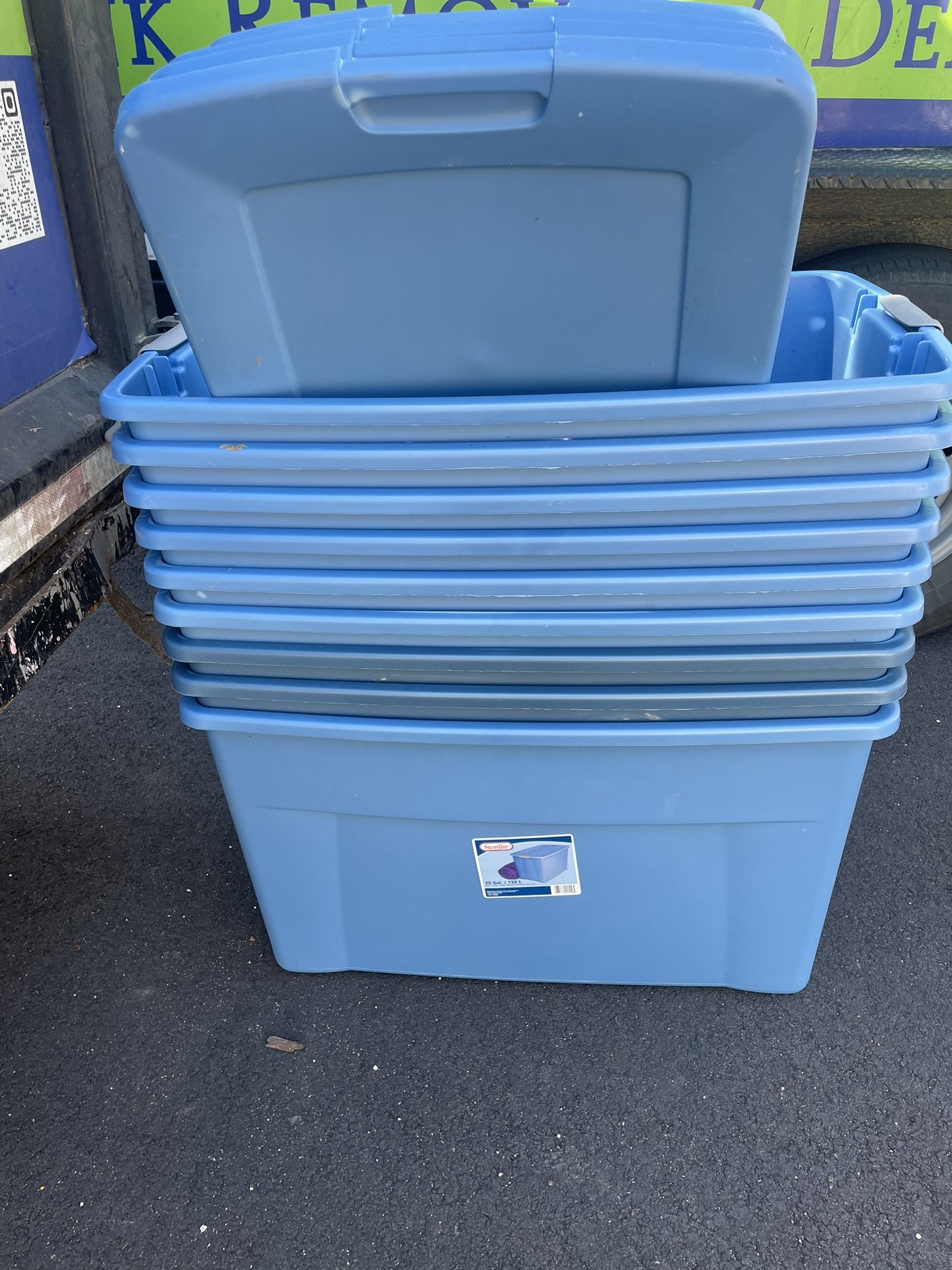 Sterilite 66 Qt. Clear View White lid tote for Sale in Katy, TX - OfferUp